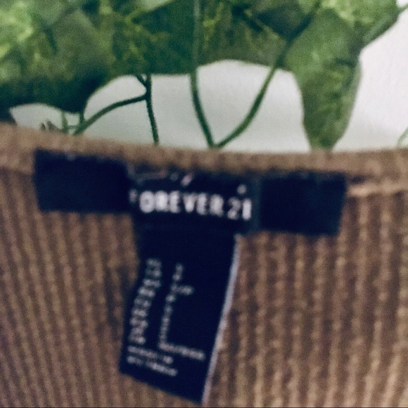 Forever 21 Olive Green V-Neck Long Sleeve Bodysuit with Double Clasp at Bottom - Picture 6 of 6